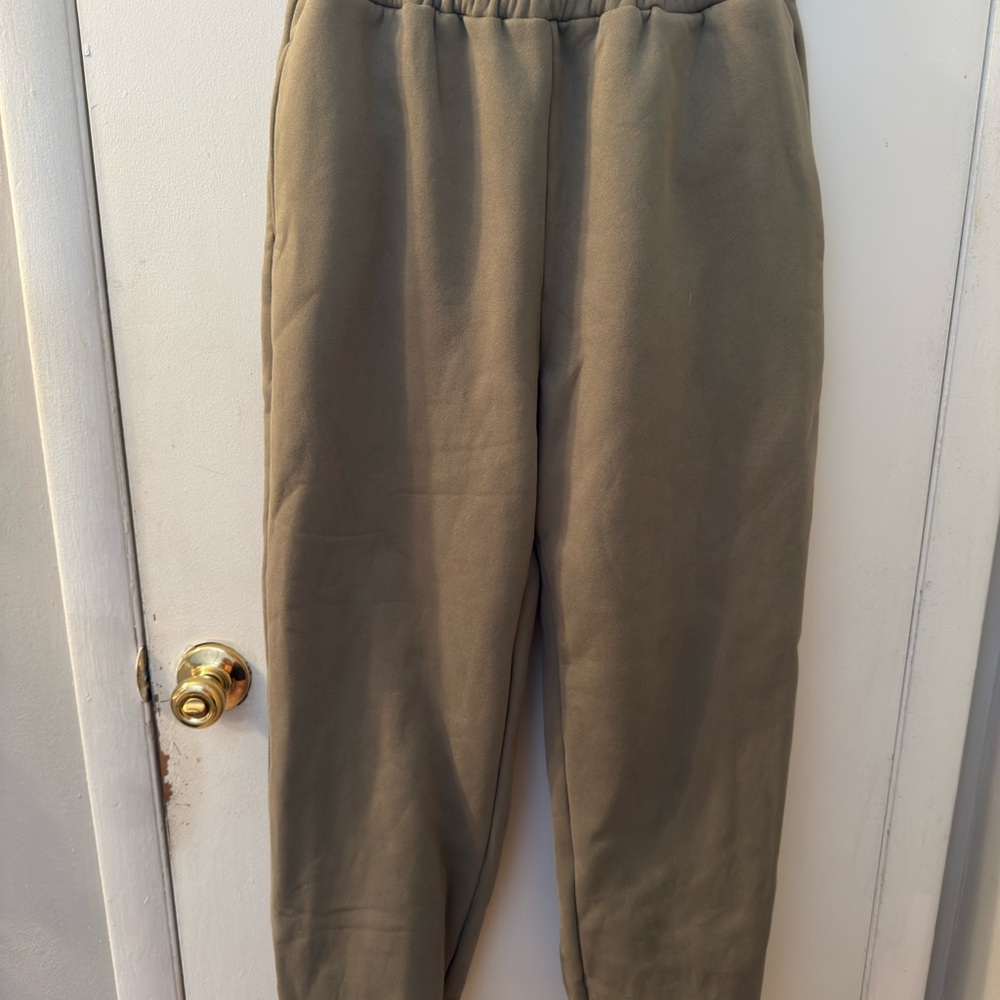 Comfrt Travel Essentials Sweatpants (Color: Moss)
